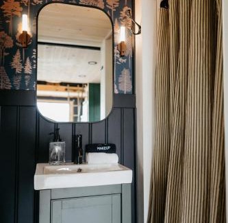 Tyendinaga Mohawk Territory Autre | The Nest - Romantic Tiny Home with a Vintage Vibes, 10 mins to Winery
