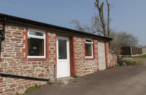 Lydney Maison | The Netherend Inn - Pet Friendly Haven