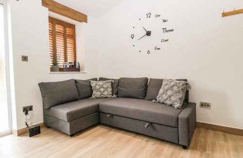 Lydney Maison | The Netherend Inn - Pet Friendly Haven