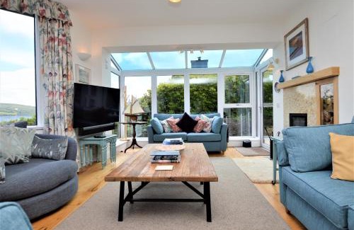 Tighnabruaich Maison | The Neuk