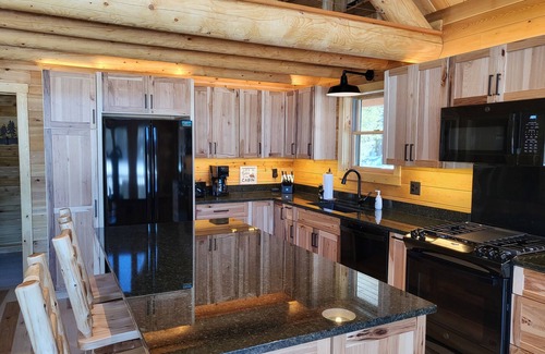 Amherst Cabine | The NEW Damon Pond Log Cabin