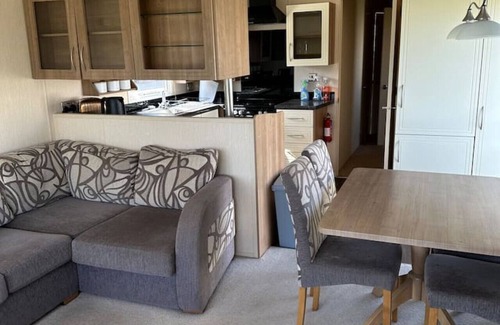 Stockbridge Maison | The New Hampton At Wallop