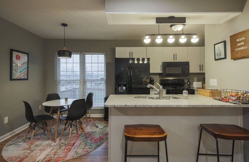 Martinsburg Maison | The New York'er 3 bedroom Duplex