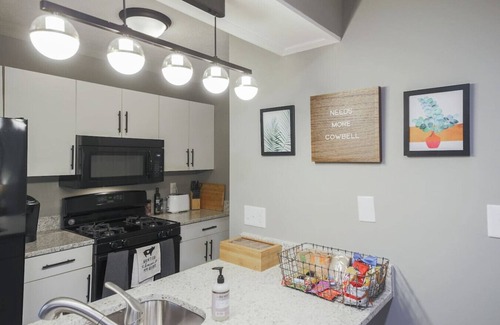Martinsburg Maison | The New York'er 3 bedroom Duplex