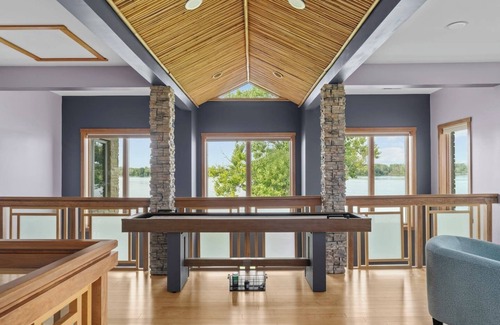 North Tonawanda Maison | Private resort overlooking Niagara River entrance to Erie Canal on Niawanda Park