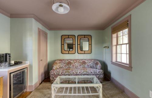 Harleston Village Lit Et Petit-Déjeuner | The Nicholas Carriage King Suite - Walk to King