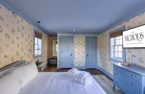 Harleston Village Lit Et Petit-Déjeuner | The Nicholas Carriage King Suite - Walk to King
