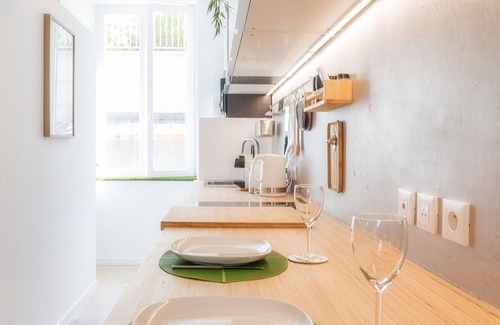 Quartier Chorier-Berriat Appartement | Le Nicolas - Climatisé, Gare, Ecole de Commerce, Centre Ville - Récemment rénové