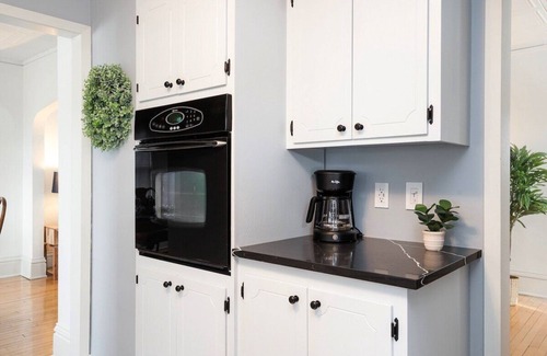 Richfield Maison | The Nightingale · King Bed | 5 min to MOA | 75 & 65 HDTV I Ping Pong