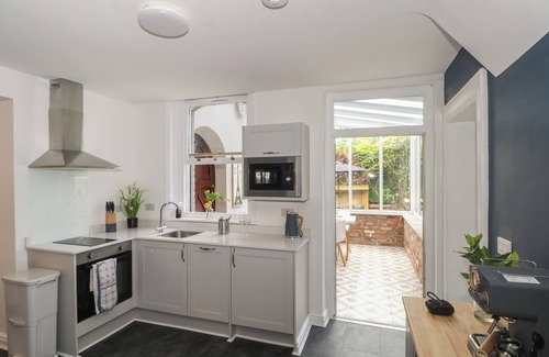 Whitchurch Maison | THE NOOK, pet friendly, character holiday cottage in Whitchurch