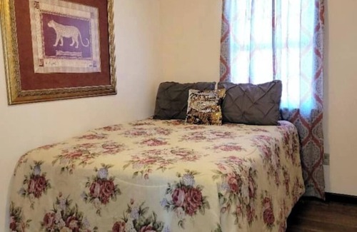 Forrest City Maison | "The Nook" Relax and Enjoy.