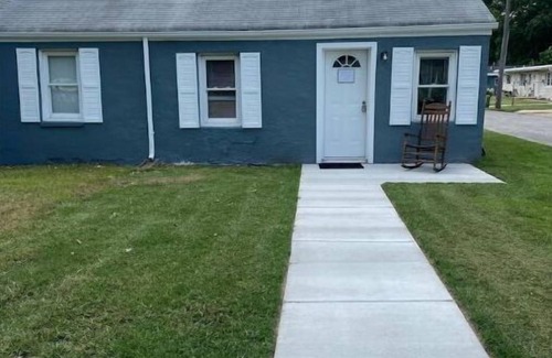 Norfolk Maison | The Norfolk at Sheppard's Landing -spa shower/tub