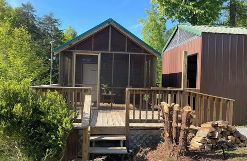 Ansted Cabine | The Oak Oasis - Gorgeous views and a hot tub