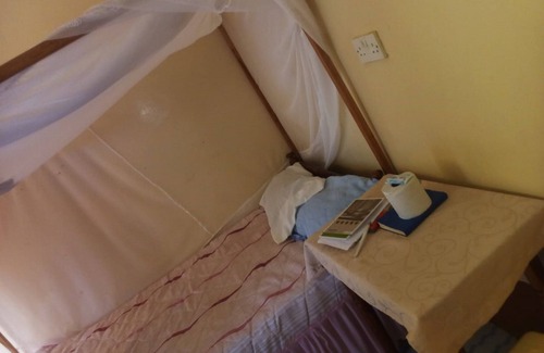 Makindu Hôtel | The Oasis Hotel