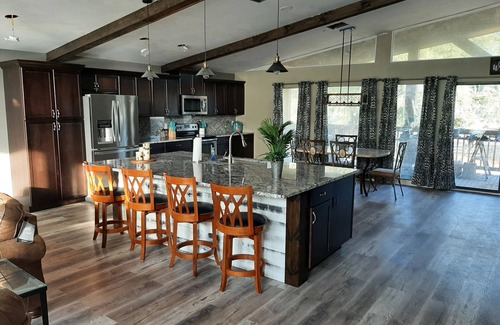 Citra Appartement | The "Observatory". A spacious apartment on a gated horse farm.