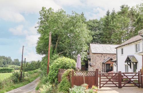 Llanferres Maison | The Old Barn