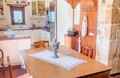 Sitia Maison | Fromagerie de luxe rénovée - 1BR, 1BA, AC, SAT TV