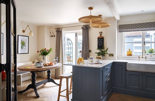 Henley-on-Thames Appartement | The Old Coach House - Sleeps 14