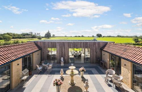 Crudwell Maison | The Old Dairy A Stunning Detached Rural Retreat