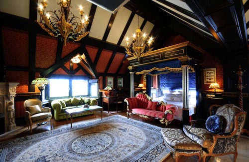 Ren'ai Hôtel | The Old England Manor