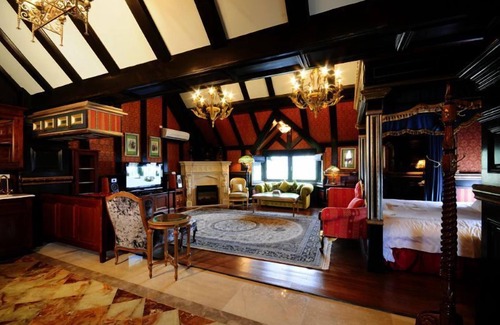 Ren'ai Hôtel | The Old England Manor