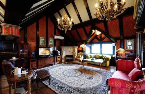 Ren'ai Hôtel | The Old England Manor