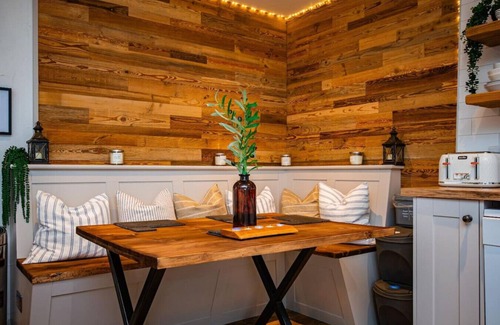 New Moat Maison | The Old Farmhouse · Cosy Farm Conversion In The Heart Of Pembrokeshire
