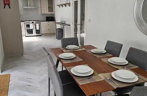 Chippenham Maison | The Old Forge – Countryside 4-bed home near Bath, the Cotswolds and Stonehenge