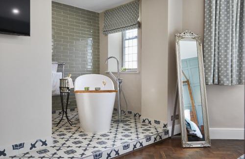 Bourton Hôtel | The Old New Inn