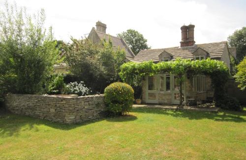 Kingston Maison | The Old Reading Room