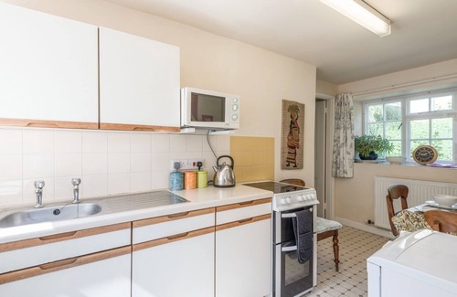 Bishops Castle Cottage | The Old Schoolhouse and Cottage, CHATEAU DE BISHOP