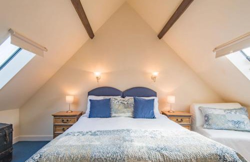 Waltham Maison | The Old Schoolroom by Bloom Stays