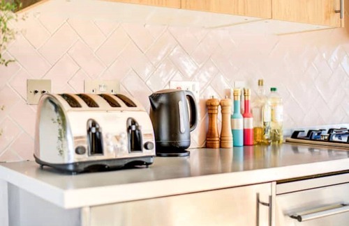 Ferndale Maison | The Old Sweetshop 2 Bedroom House Brixton/Clapham