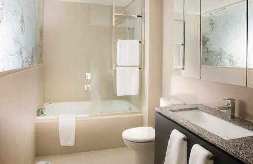 South Yarra Hôtel | The Olsen Melbourne Art Series