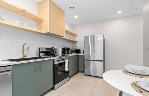 Belleville Appartement | The Olympia: Front Street Flats