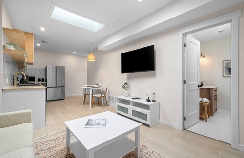 Belleville Appartement | The Olympia: Front Street Flats