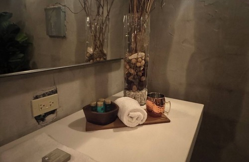 Rio Piedras Lit Et Petit-Déjeuner | The ONLY glamping site in the New Millennium Forest in San Juan, PR