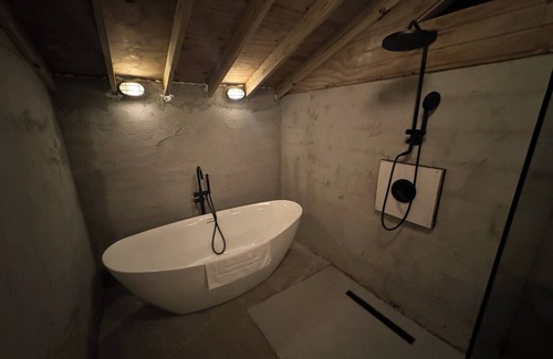 Pueblo Lit Et Petit-Déjeuner | The ONLY glamping site in the New Millennium Forest in San Juan, PR