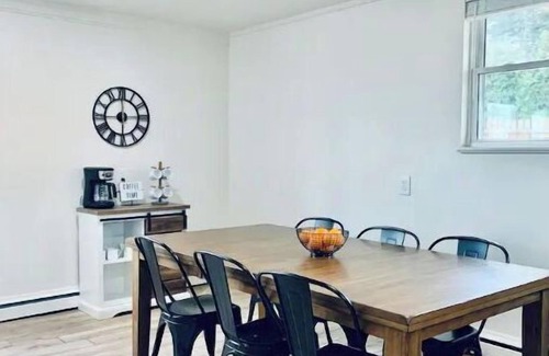 Eden Maison | The Orange House with heated pool, Sleeps 8