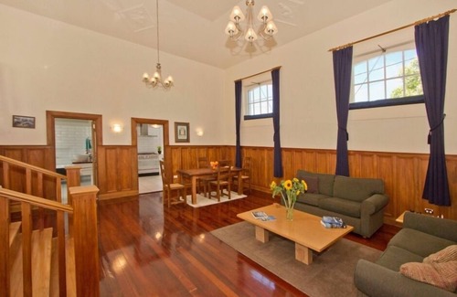 Petone Maison | The Orange Lodge - Petone - Wellington - Broadband