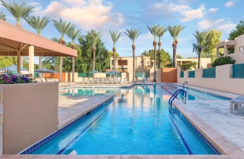 Paradise Valley Village Station Balnéaire | The Orange Tree Resort includes an 18-hole, PGA-rated golf course renowned