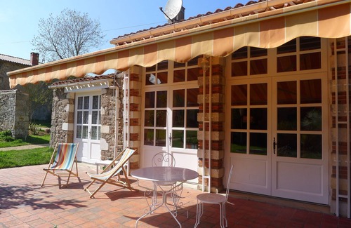 Le Tablier Maison | L Orangerie, avec piscine couverte chauffée, dans une campagne magnifique
