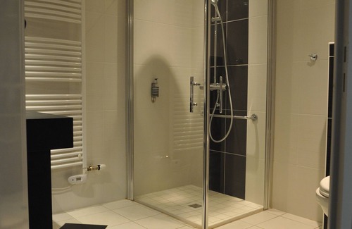 Saint-Brice-en-Cogles Hôtel | The Originals Boutique, Hôtel Le Lion d'Or