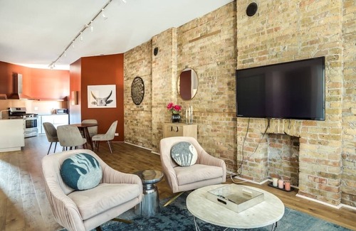 River North Appartement | The Orleans - Entire Building - With Rooftop Deck!