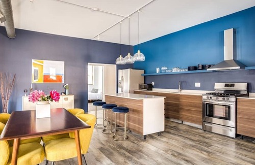 River North Appartement | The Orleans - Entire Building - With Rooftop Deck!