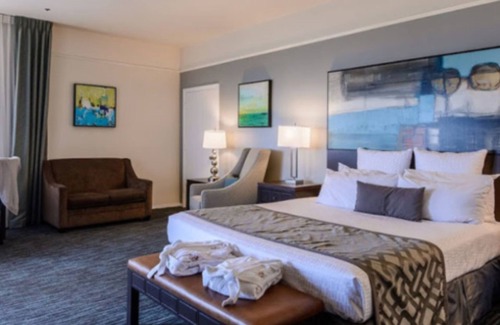 Paradise Hôtel | The Orleans Hotel & Casino
