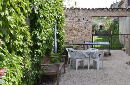 Saint-Didier Maison | L'autre côté du lavoir à Saint Didier