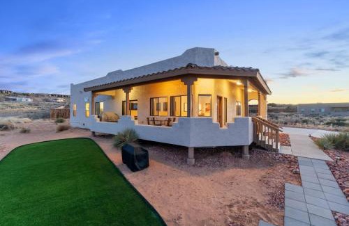 Greenehaven Maison | The Overlook - Amazing Views Hot Tub & Game Room