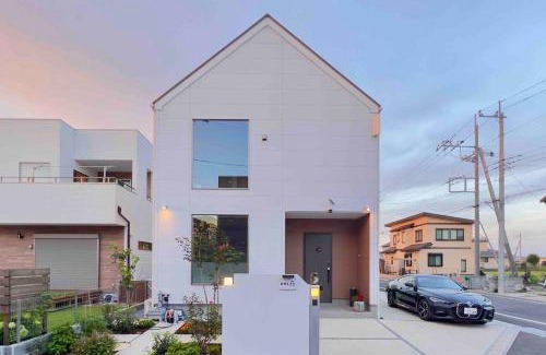 Inzai Maison | The Owl フクロウ
