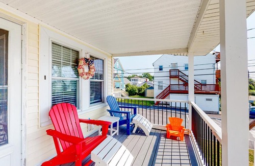 Old Orchard Beach Maison | The Owl's Nest